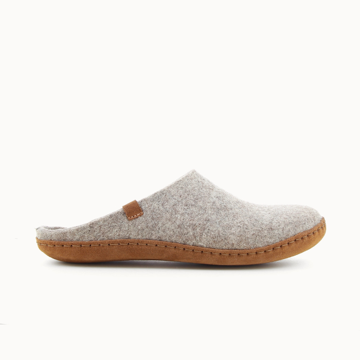 KITA women’s mule slipper in taupe wool felt — side view | Soir & Matin