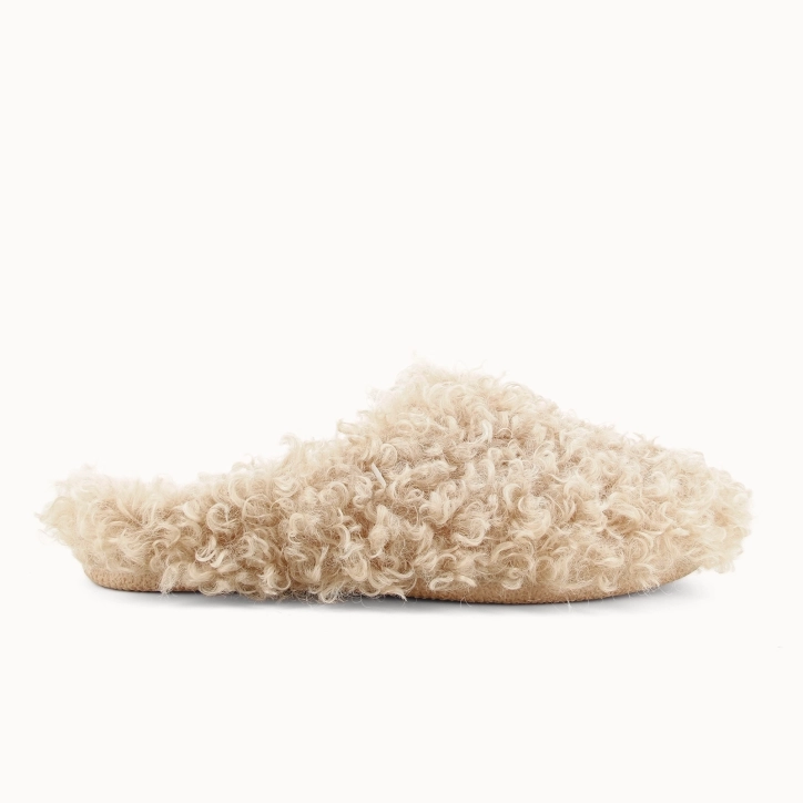 FRANCESCA women’s mule slipper in camel shearling fabric — side view | Soir & Matin