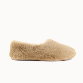 ROMANE women’s slipper in camel faux‑fur textile — side view | Soir & Matin