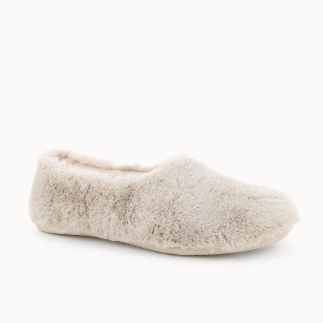 ROMANE women’s slipper in taupe faux‑fur textile — 3/4 view | Soir & Matin