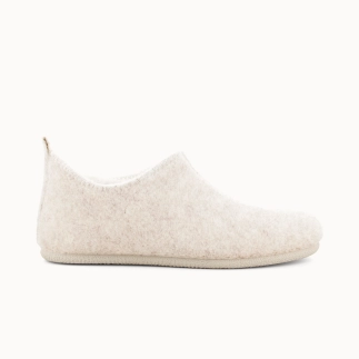 IZUMI women’s slipper in beige textile — side view | Soir & Matin