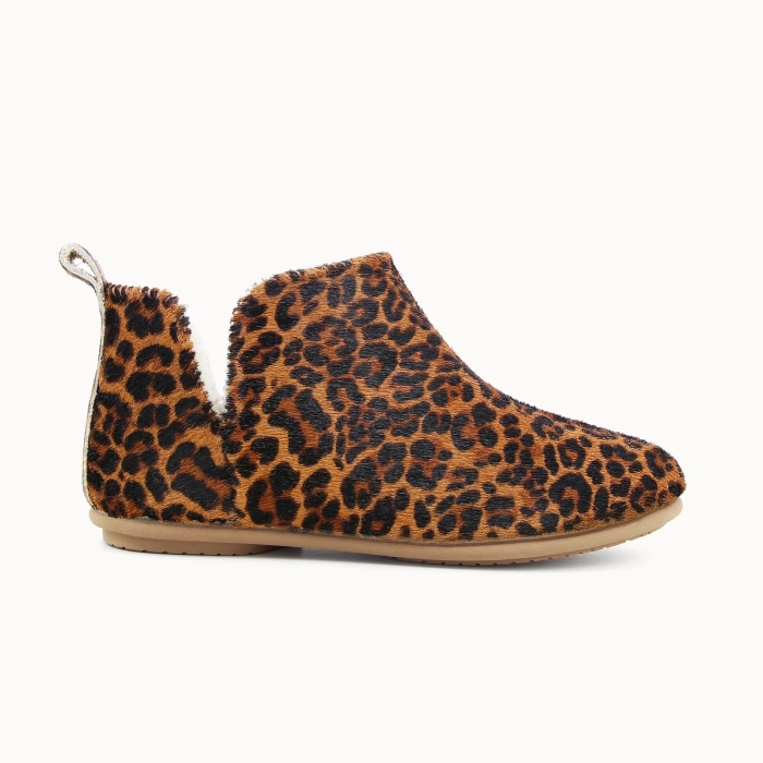 Pantofola donna LÉONIE in pelle effetto pelo leopardato, foderato in lana — vista laterale | Soir & Matin